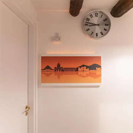 Holiday home Donnare Casavacanza - Historic Center Of Naples