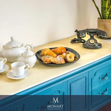 Bed & Breakfast Monart Hospitality Cavour 2*
