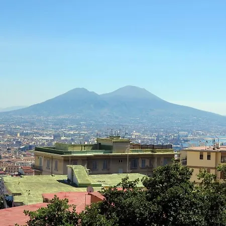 Apartment Spacious Panoramic - Half Way Center-vomero District Naples