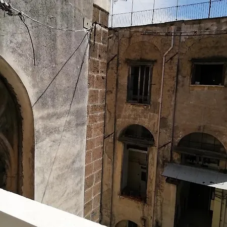 Otto Di Denari Con Terrazzino Relax Appartamento Napoli