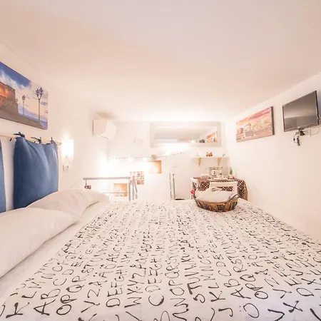 Bed & Breakfast Bed In *