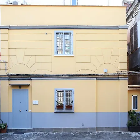 Maison Flora * Naples