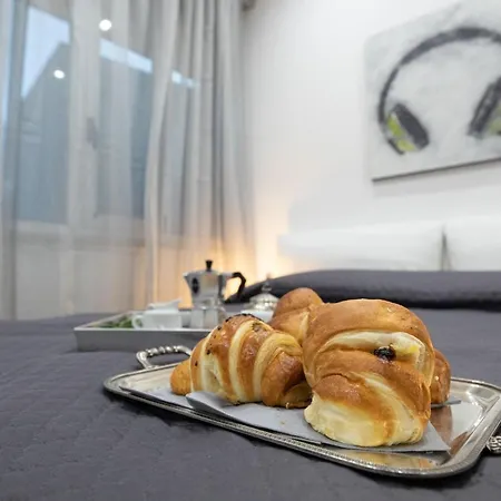 Napolidays Toledo By Dimorra Apartment Naples