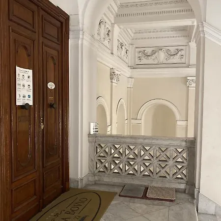 Piazza Bovio 22 Gæstehus 3*