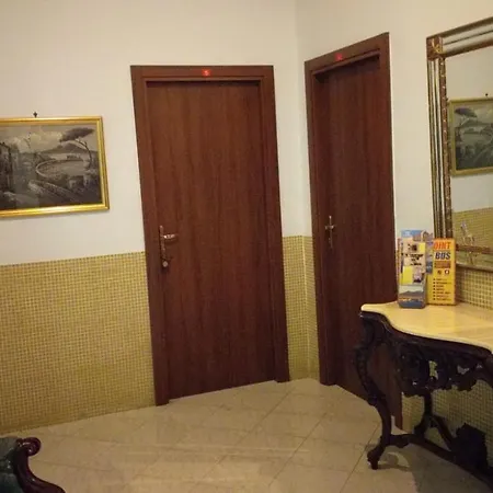 Hotel Vittorio Veneto Napoli 2* Neapel