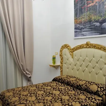 德斯艺术酒店 4*