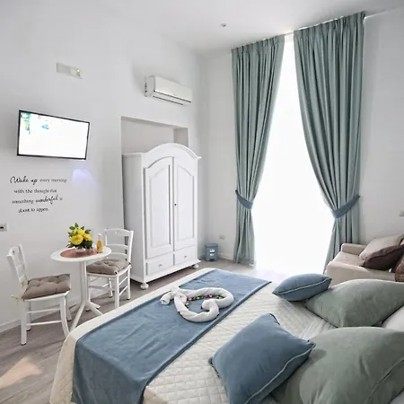 Bed and Breakfast Maison Nilo 15 *