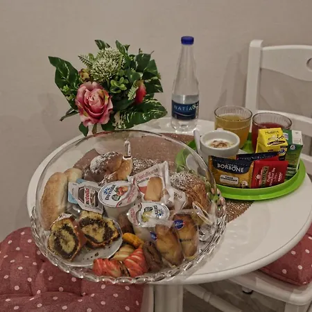 Bed & Breakfast Maison Nilo 15 *