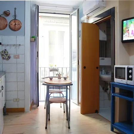 Salotto Partenopeo Apartment *