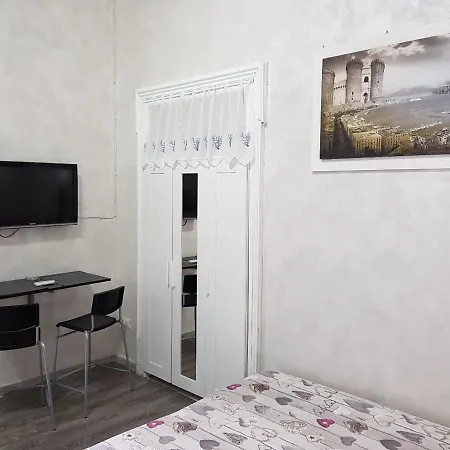 Napoli Central Bed & Breakfast *