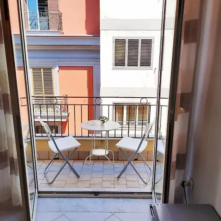 Napoli Central Bed & Breakfast *