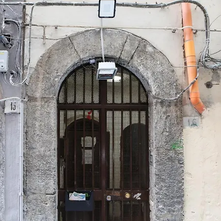 Shabby Chic In The Vibrant Center Naples