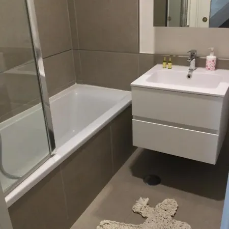 לינה וארוחת בוקר Piano Nobile 2*