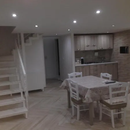 Holiday home Piedigrotta 57