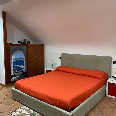 In Love: Balconcino Spaccanapoli Apartment