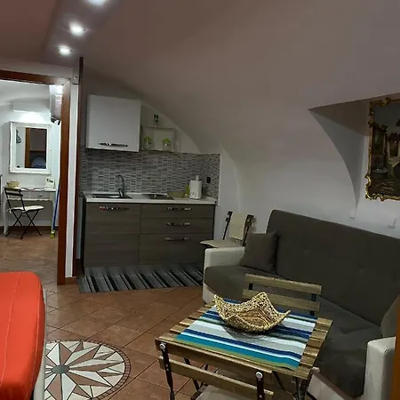 In Love: Balconcino Spaccanapoli Apartment Naples