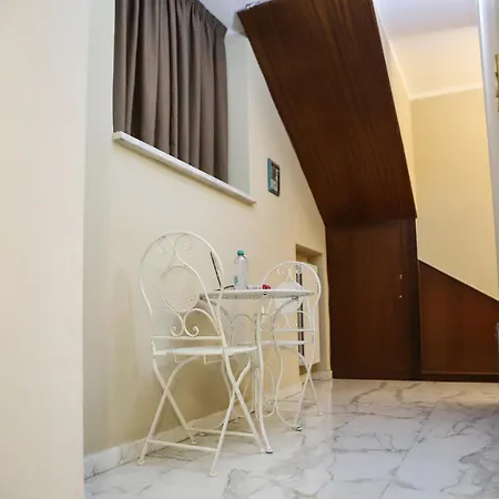 Guest house Piazza Dante By Wonderful Italy *