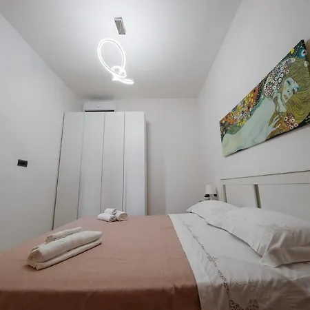 The Door Saturday Appartement Napels