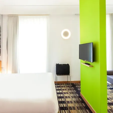 Ibis Styles Garibaldi 3* Nápoles