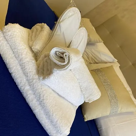 Napolitudine Bed & Breakfast *