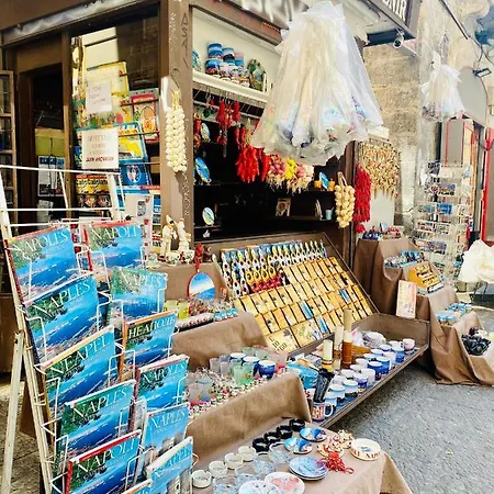 Vakantiehuis Casa Ninetta - Spaccanapoli - Il Tipico Pianterreno Della Antica! *