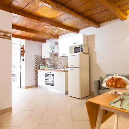 San Gennaro Short Lets Apartment *