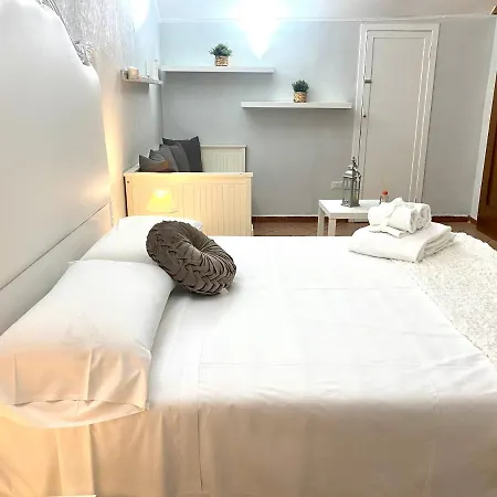 Holiday home Casa Ninetta - Spaccanapoli - Il Tipico Pianterreno Della Antica! Naples