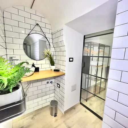 Linea1 Loft Museo * Naples