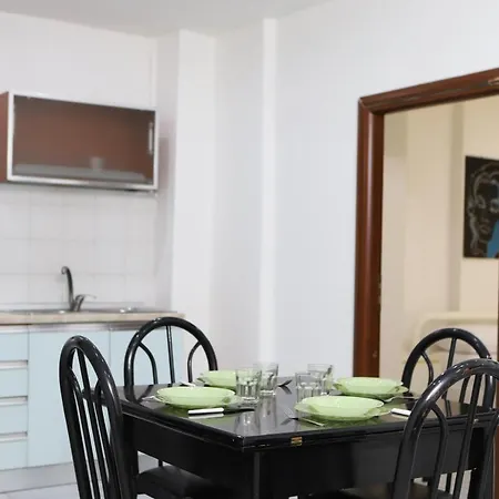 Centrale Budget Apartment Naples