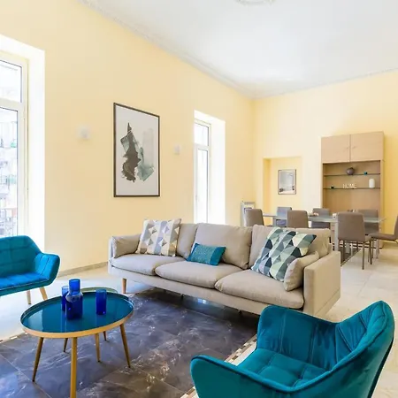 Family With Terrace Apartament Neapol