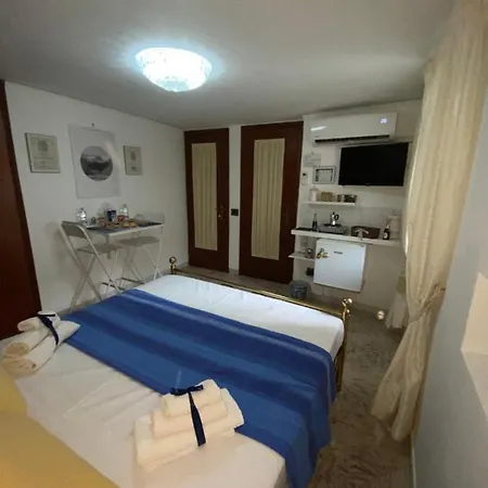 Apartment House S. Ferdinando Naples