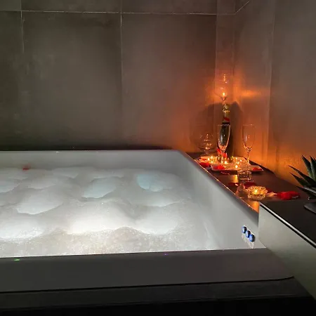 Megaris Luxury * Nápoles