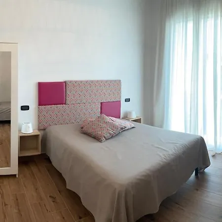 Reginella Naples