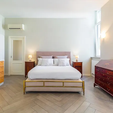 Apartment Elegante A Piazza Dei Martiri By Wonderful Italy Naples