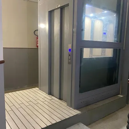 Appartement Miranda Apartment- Nel Cuore Del Vomero Napels