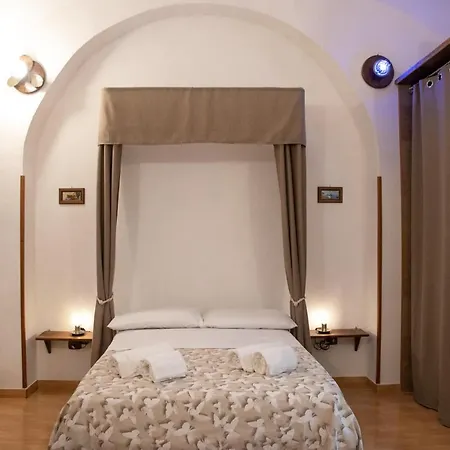 La Tana Dei Pirati Napels