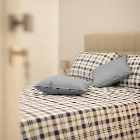 Guest house Gloves