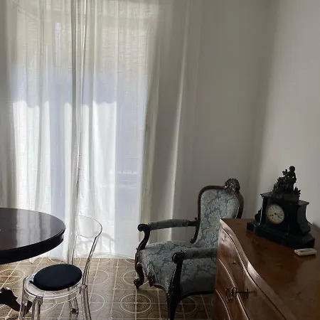 In San Domenico Maggiore 3 *