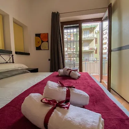 Phoenix House Apartment *