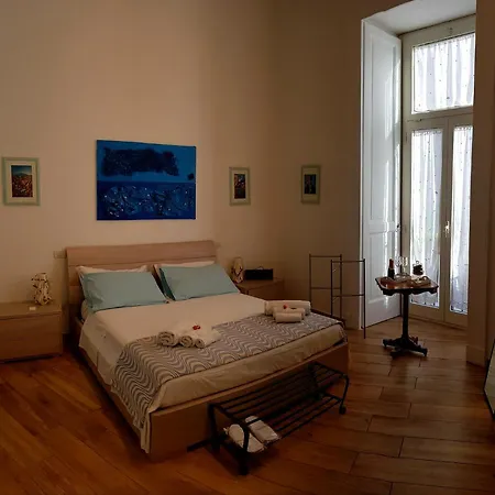 Lo Specchio Dei Papiri Bed & Breakfast Naples