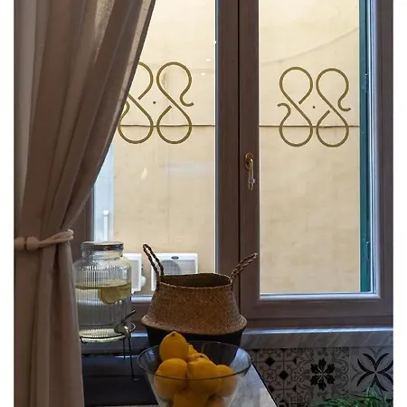 Bed & Breakfast L'infinito 88 Naples