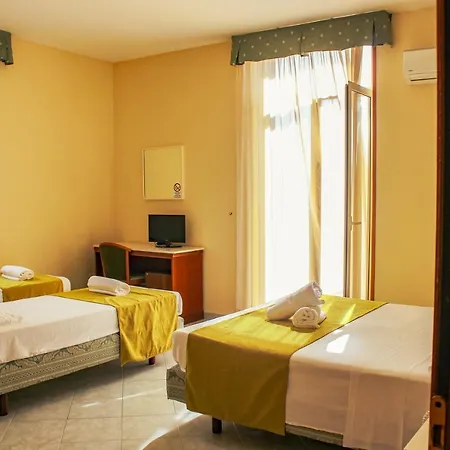 Garden Hotel 3*