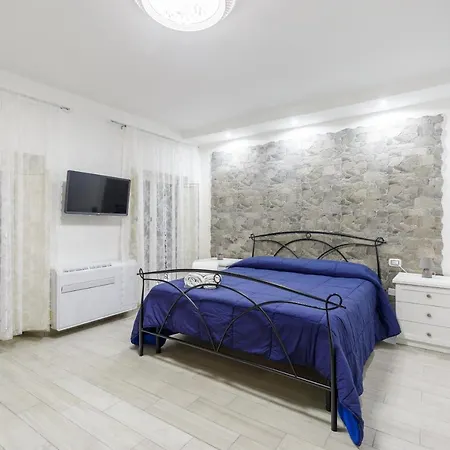Nilo 1 - Shelter In The Center By Napoliapartments * Naples