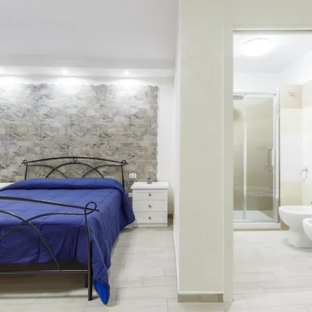 Apartment Nilo 1 - Shelter In The Center By Napoliapartments