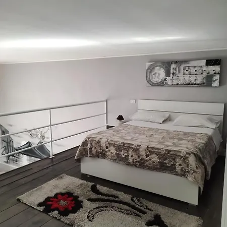 La Torretta Chiaia Bed and Breakfast