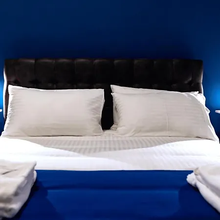 Apartment In Blu Maison Naples
