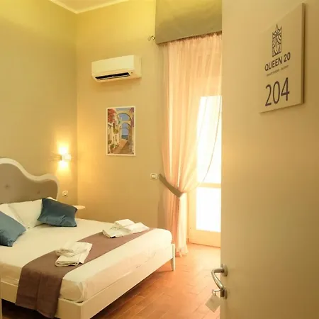 Queen 20 - Private Rooms Duomo Napoli Guest house Naples