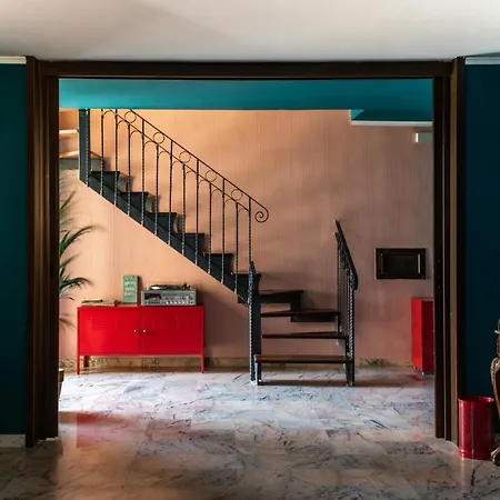 Avantgarden Apartment *