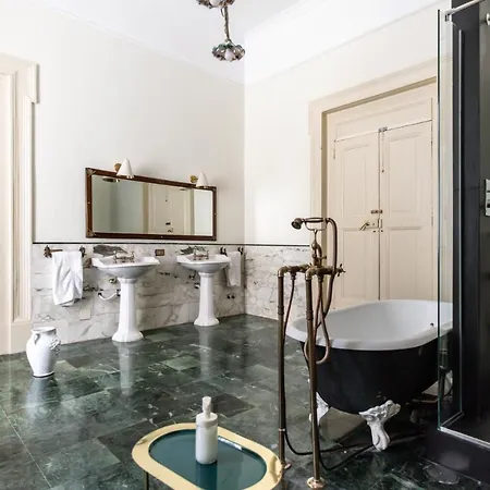 Avantgarden Naples
