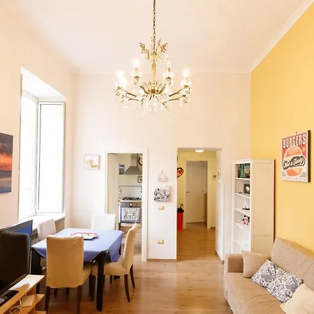 Appartamento Duomo 77 - In The Heart Of The Historical Center By Elite Napoli